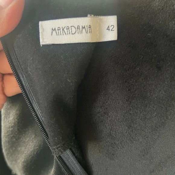 Classic Black and White Dress - Picture 6 of 6